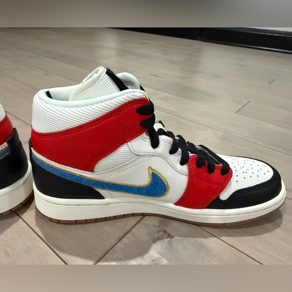 NWT: Nike Air Jordan 1 Mid Let(Her)Man sneakers in Sail, Chili Red & Black, sz 8 - Picture 7 of 14